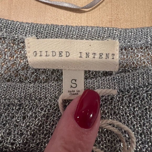 Women’s Silver glitter top. Size small. NWT - Picture 3 of 4
